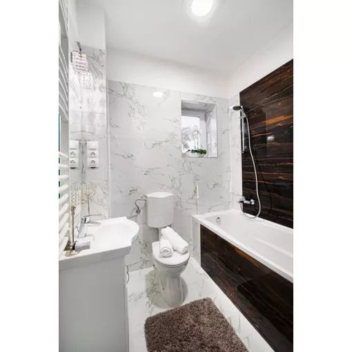 Carrara White 60x60 polírozott rektifikált márványmintás gres-porcelán padlóburkolat