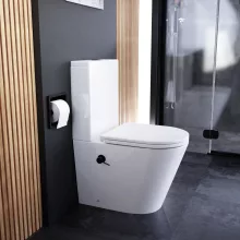 HD Echo White perem nélküli mély öblítésű íves monoblokkos WC alsó kifolyású, bidé funkcióval, slim "A" tetővel és matt fekete kiegészítőkkel + tartály