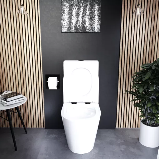 HD Dream Glossy White perem nélküli mély öblítésű íves monoblokkos WC alsó kifolyású slim "P" tetővel és matt fekete kiegészítőkkel + tartály