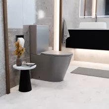HD Dream Matt Grey perem nélküli mély öblítésű íves monoblokkos WC alsó kifolyású slim "P" tetővel és fényes króm nyomógombbal + tartály