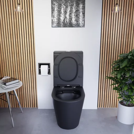 HD Dream Matt Black perem nélküli mély öblítésű íves fekete monoblokkos WC hátsó kifolyású slim "P" tetővel és fényes króm kiegészítőkkel + tartály