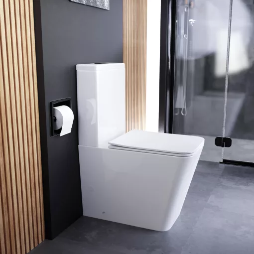 HD Ariana White perem nélküli mély öblítésű szögletes monoblokkos WC hátsó kifolyású slim "S" tetővel és matt fekete kiegészítőkkel + tartály