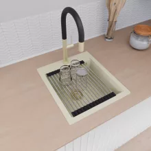 HD Infinity White 43 egymedencés gránit mosogatótálca szett, acél csepegtetőráccsal és matt fekete kosárral, tört fehér színben, szálcsiszolt arany leeresztő szifonnal