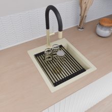 HD Infinity White 43 egymedencés gránit mosogatótálca szett, vágódeszkával, matt fekete csepegtetőráccsal és kosárral, tört fehér színben, szálcsiszolt arany leeresztő szifonnal