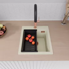 HD Infinity White 43 egymedencés gránit mosogatótálca szett, vágódeszkával, matt fekete csepegtetőkosárral, tört fehér színben, szálcsiszolt réz leeresztő szifonnal