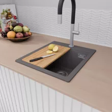 HD Infinity Antracit 43 egymedencés gránit mosogatótálca szett, vágódeszkával, matt fekete csepegtetőráccsal és kosárral, matt antracit színben, szálcsiszolt króm leeresztő szifonnal