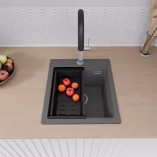 HD Infinity Antracit 43 egymedencés gránit mosogatótálca szett, vágódeszkával, acél csepegtetőráccsal és matt fekete kosárral, matt antracit színben