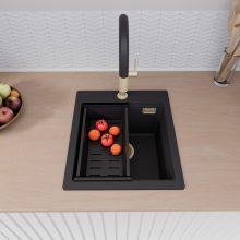 HD Infinity Black 43 egymedencés gránit mosogatótálca szett, vágódeszkával, matt fekete csepegtetőkosárral, matt fekete színben, szálcsiszolt arany leeresztő szifonnal