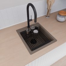 HD Infinity Tortora 43 egymedencés gránit mosogatótálca szett, vágódeszkával, matt fekete csepegtetőráccsal és kosárral, tortora színben, matt fekete leeresztő szifonnal