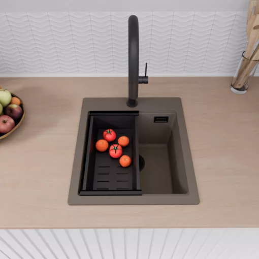 HD Infinity Tortora 43 egymedencés gránit mosogatótálca szett, vágódeszkával, acél csepegtetőráccsal és matt fekete kosárral, tortora színben, matt fekete leeresztő szifonnal