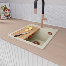 HD Infinity White 48 egymedencés gránit mosogatótálca szett, vágódeszkával, matt fekete csepegtetőráccsal és kosárral, tört fehér színben, szálcsiszolt réz leeresztő szifonnal