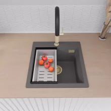 HD Infinity Antracit 48 egymedencés gránit mosogatótálca szett, vágódeszkával, acél csepegtetőráccsal és kosárral, matt antracit színben, szálcsiszolt arany leeresztő szifonnal