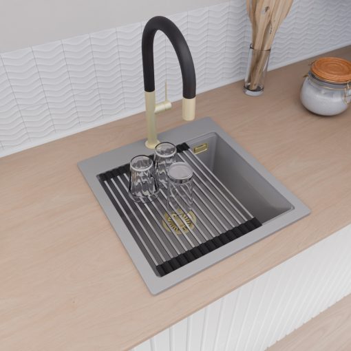 HD Infinity Grey 48 egymedencés gránit mosogatótálca szett, vágódeszkával, acél csepegtetőráccsal és matt fekete kosárral, alpesi szürke színben, szálcsiszolt arany leeresztő szifonnal