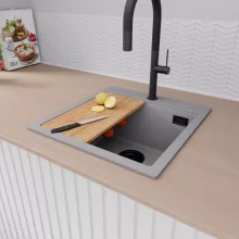 HD Infinity Grey 48 egymedencés gránit mosogatótálca szett, vágódeszkával, matt fekete csepegtetőráccsal, alpesi szürke színben, matt fekete leeresztő szifonnal