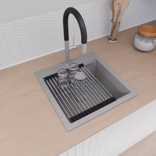 HD Infinity Grey 48 egymedencés gránit mosogatótálca szett, vágódeszkával, acél csepegtetőráccsal és matt fekete kosárral, alpesi szürke színben