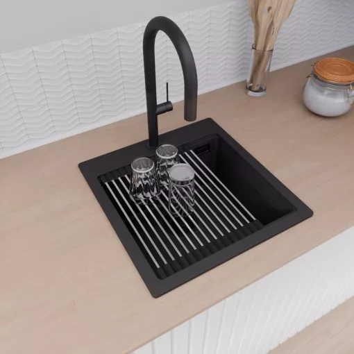 HD Infinity Black 48 egymedencés gránit mosogatótálca szett, acél csepegtetőráccsal és matt fekete kosárral, matt fekete színben, matt fekete leeresztő szifonnal