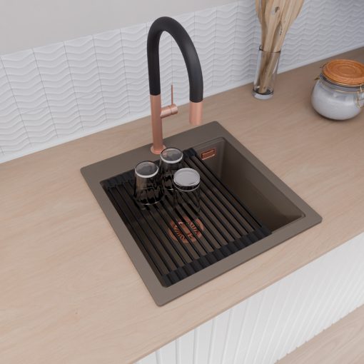 HD Infinity Tortora 48 egymedencés gránit mosogatótálca szett, vágódeszkával, matt fekete csepegtetőráccsal és kosárral, tortora színben, szálcsiszolt réz leeresztő szifonnal