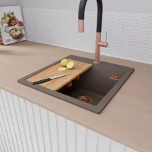 HD Infinity Tortora 48 egymedencés gránit mosogatótálca szett, vágódeszkával, matt fekete csepegtetőráccsal és krómozott kosárral, tortora színben, szálcsiszolt réz leeresztő szifonnal