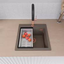 HD Infinity Tortora 48 egymedencés gránit mosogatótálca szett, vágódeszkával, acél csepegtetőkosárral, tortora színben, szálcsiszolt réz leeresztő szifonnal