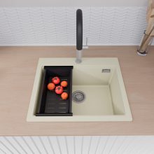 HD Infinity White 58 egymedencés gránit mosogatótálca szett, vágódeszkával, acél csepegtetőráccsal és matt fekete kosárral, tört fehér színben, szálcsiszolt króm leeresztő szifonnal