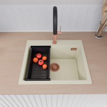 HD Infinity White 58 egymedencés gránit mosogatótálca szett, vágódeszkával, matt fekete csepegtetőkosárral, tört fehér színben, szálcsiszolt réz leeresztő szifonnal