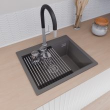 HD Infinity Antracit 58 egymedencés gránit mosogatótálca szett, vágódeszkával, acél csepegtetőráccsal, matt antracit színben, szálcsiszolt króm leeresztő szifonnal