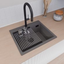 HD Infinity Antracit 58 egymedencés gránit mosogatótálca szett, acél csepegtetőráccsal, matt antracit színben, matt fekete leeresztő szifonnal