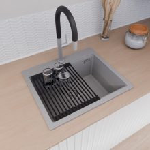 HD Infinity Grey 58 egymedencés gránit mosogatótálca szett, vágódeszkával, matt fekete csepegtetőráccsal és krómozott kosárral, alpesi szürke színben, szálcsiszolt króm leeresztő szifonnal