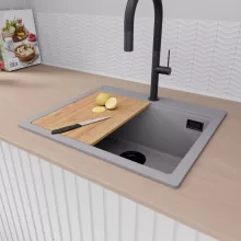 HD Infinity Grey 58 egymedencés gránit mosogatótálca, vágódeszkával, alpesi szürke színben, matt fekete leeresztő szifonnal