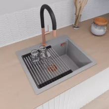 HD Infinity Grey 58 egymedencés gránit mosogatótálca szett, acél csepegtetőráccsal és kosárral, alpesi szürke színben, szálcsiszolt réz leeresztő szifonnal