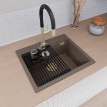 HD Infinity Tortora 58 egymedencés gránit mosogatótálca szett, matt fekete csepegtetőráccsal és krómozott kosárral, tortora színben, szálcsiszolt arany leeresztő szifonnal