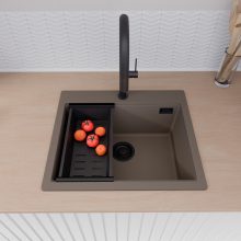 HD Infinity Tortora 58 egymedencés gránit mosogatótálca szett, vágódeszkával, matt fekete csepegtetőráccsal és kosárral, tortora színben, matt fekete leeresztő szifonnal