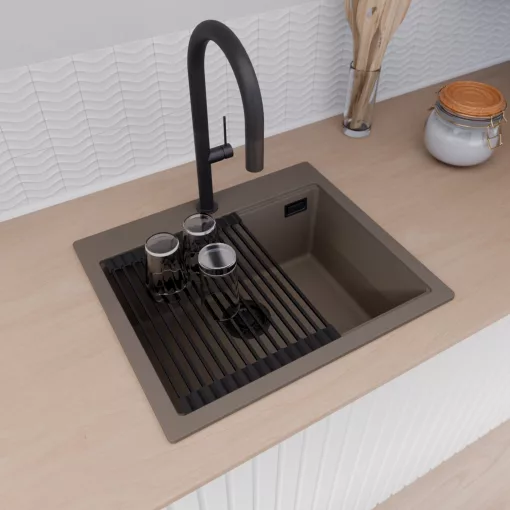 HD Infinity Tortora 58 egymedencés gránit mosogatótálca szett, vágódeszkával, matt fekete csepegtetőráccsal, tortora színben, matt fekete leeresztő szifonnal