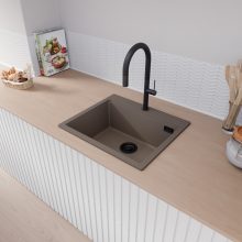 HD Infinity Tortora 58 egymedencés gránit mosogatótálca, vágódeszkával, tortora színben, matt fekete leeresztő szifonnal