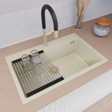 HD Infinity White 78 egymedencés gránit mosogatótálca szett, vágódeszkával, acél csepegtetőráccsal és matt fekete kosárral, tört fehér színben, szálcsiszolt arany leeresztő szifonnal