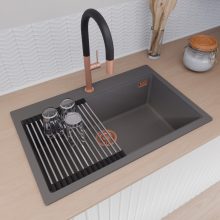 HD Infinity Antracit 78 egymedencés gránit mosogatótálca szett, vágódeszkával, acél csepegtetőráccsal és matt fekete kosárral, matt antracit színben, szálcsiszolt réz leeresztő szifonnal