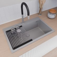 HD Infinity Grey 78 egymedencés gránit mosogatótálca szett, vágódeszkával, acél csepegtetőráccsal és matt fekete kosárral, alpesi szürke színben, szálcsiszolt króm leeresztő szifonnal