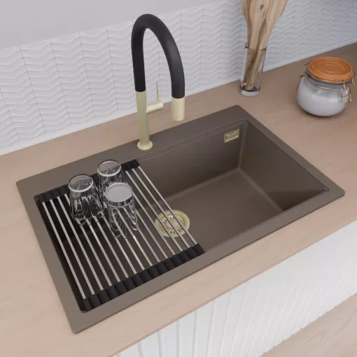 HD Infinity Tortora 78 egymedencés gránit mosogatótálca szett, acél csepegtetőráccsal és matt fekete kosárral, tortora színben, szálcsiszolt arany leeresztő szifonnal