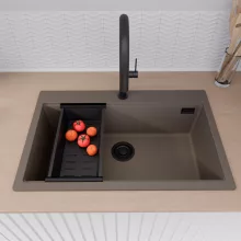 HD Infinity Tortora 78 egymedencés gránit mosogatótálca szett, vágódeszkával, matt fekete csepegtetőráccsal és kosárral, tortora színben, matt fekete leeresztő szifonnal
