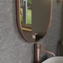 HD Kylie Brushed Copper 45x76 cm széles fürdőszobai ovális fali tükör, szálcsiszolt réz színű alumínium kerettel