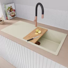 HD Onyx White 100 egymedencés mosogatótálca szett, vágódeszkával, matt fekete csepegtetőkosárral, csepegtetőtálcával, tört fehér színben, szálcsiszolt réz leeresztő szifonnal