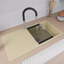 HD Onyx Beige 100 egymedencés gránit mosogatótálca szett, csepegtetőtálcával, vágódeszkával, matt fekete csepegtetőráccsal, soft bézs színben, szálcsiszolt króm leeresztő szifonnal