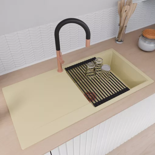 HD Onyx Beige 100 egymedencés gránit mosogatótálca szett, csepegtetőtálcával, vágódeszkával, matt fekete csepegtetőráccsal és kosárral, soft bézs színben, szálcsiszolt réz leeresztő szifonnal