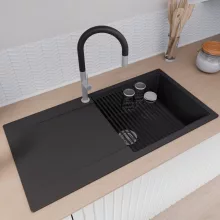 HD Onyx Black 100 egymedencés gránit mosogatótálca szett, csepegtetőtálcával, vágódeszkával, matt fekete csepegtetőráccsal és krómozott kosárral, matt fekete színben, szálcsiszolt króm leeresztő szifonnal