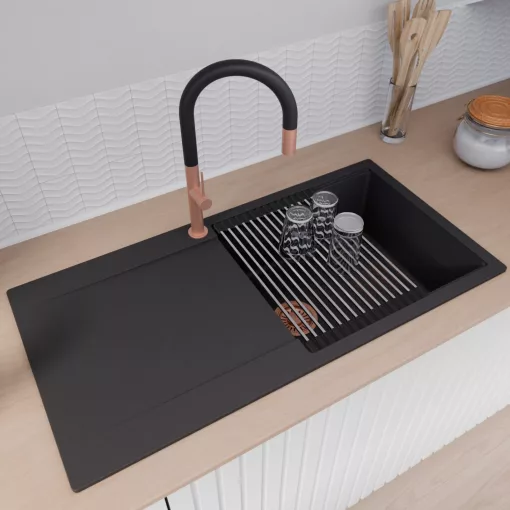 HD Onyx Black 100 egymedencés mosogatótálca szett, acél csepegtetőráccsal és matt fekete kosárral, csepegtetőtálcával, matt fekete színben, szálcsiszolt réz leeresztő szifonnal