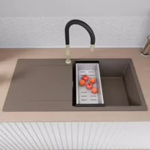 HD Onyx Tortora 100 egymedencés gránit mosogatótálca szett, csepegtetőtálcával, vágódeszkával, acél csepegtetőkosárral, tortora színben, szálcsiszolt arany leeresztő szifonnal