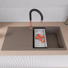 HD Onyx Tortora 100 egymedencés mosogatótálca szett, matt fekete csepegtetőráccsal és krómozott kosárral, csepegtetőtálcával, tortora színben, szálcsiszolt réz leeresztő szifonnal