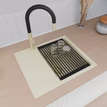 HD Onyx White 58 egymedencés mosogatótálca szett, matt fekete csepegtetőráccsal, csepegtetőtálcával, tört fehér színben, szálcsiszolt arany leeresztő szifonnal