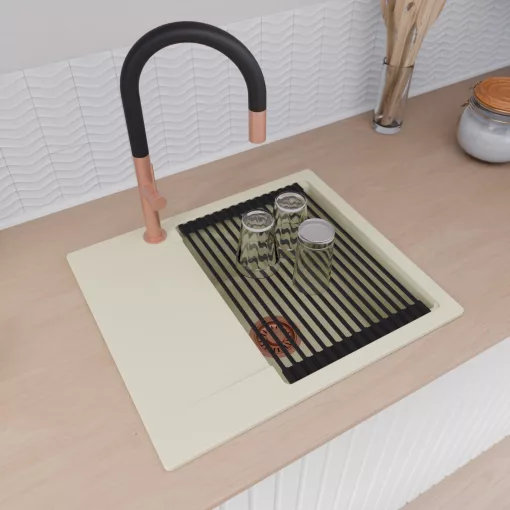 HD Onyx White 58 egymedencés mosogatótálca szett, matt fekete csepegtetőráccsal, csepegtetőtálcával, tört fehér színben, szálcsiszolt réz leeresztő szifonnal