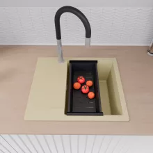 HD Onyx Beige 58 egymedencés mosogatótálca szett, matt fekete csepegtetőráccsal és kosárral, csepegtetőtálcával, soft bézs színben, szálcsiszolt króm leeresztő szifonnal